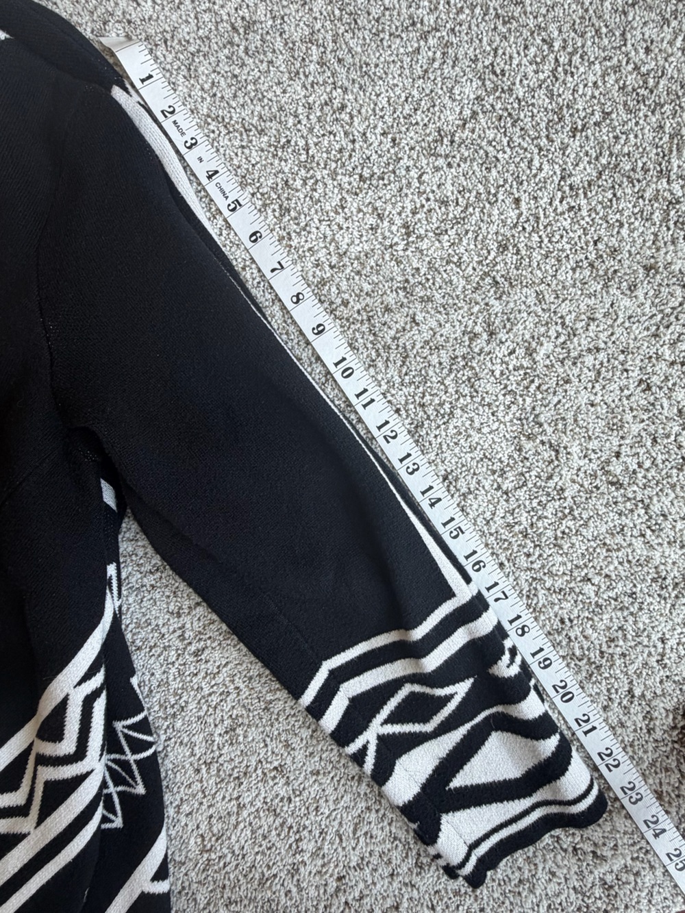 Chico’s Size 2 Black White Southwestern Fringe Open Front Cardigan Sweater Large - Picture 11 of 11
